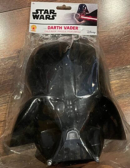 2005 Star Wars Darth Vader Kid Plastic Face Mask (One Size) Made by Rubie's