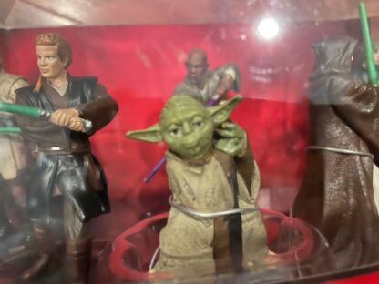 (DAMAGED BOX) Disney Store Star Wars Jedi 6 Action Figure Toys - Image 8