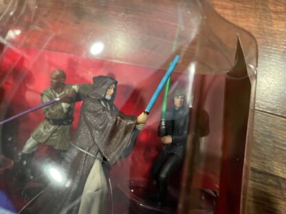 (DAMAGED BOX) Disney Store Star Wars Jedi 6 Action Figure Toys - Image 9
